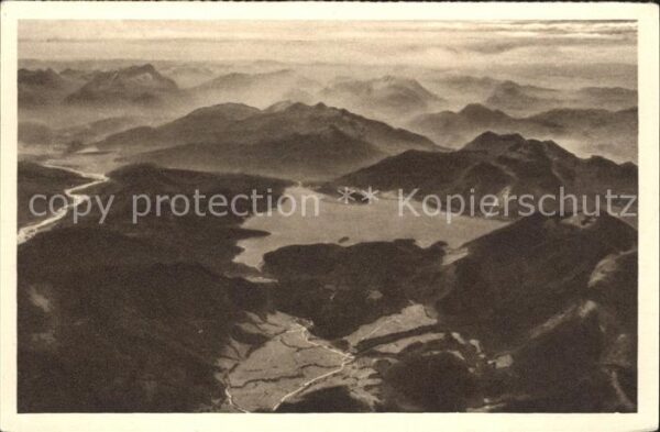 Walchensee mit Zugspitze Fliegeraufnahme Serie Das