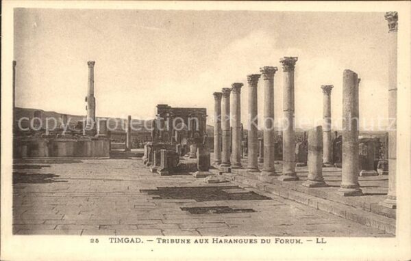 Timgad Ruines Romaines Tribune aux Harangues d