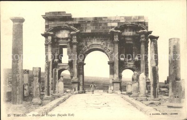 Timgad Ruines Romaines Porte de Trajan Ruinen