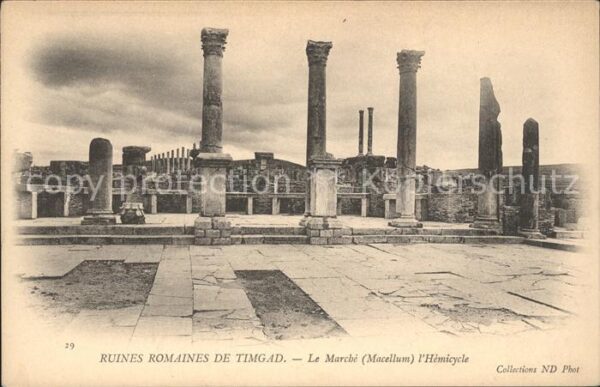 Timgad Ruines Romaines Marche l_Hemicycle Ruin
