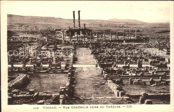 Timgad Ruines romaines Vue prise du Theatre Ru