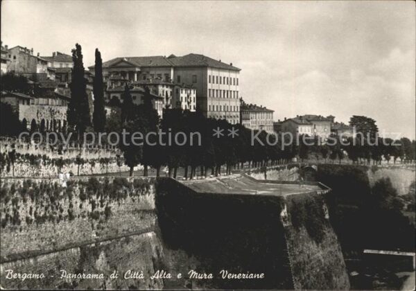 Bergamo Panorama di Citta Alta e Mura Veneziane