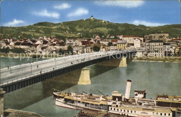 Linz Donau Nibelungenbrücke mit Pöstlingberg Donau