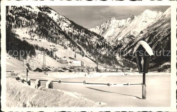 Soelden Oetztal Ortsblick Wegekreuz