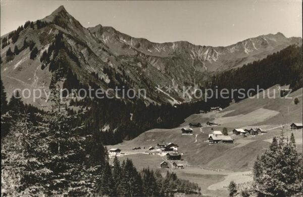 Baad Mittelberg Kleinwalsertal mit Starzeljoch