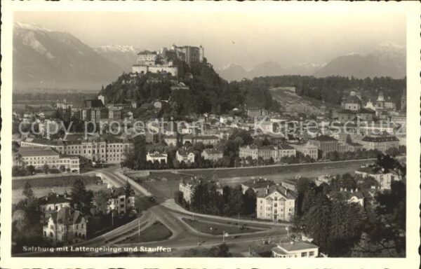 Salzburg Oesterreich mit Lattengebirge und Stauffen