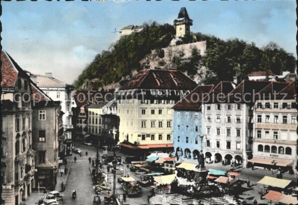 Graz Steiermark Hauptplatz mit Schlossberg