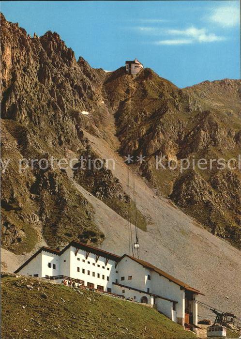 Innsbruck Nordkettenbahn Station Seegrube mit Ber