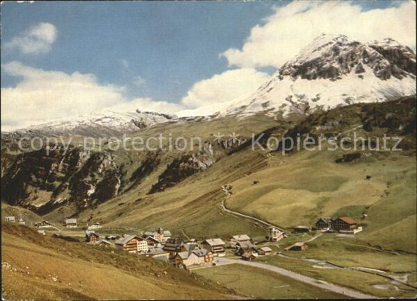 Zuers Vorarlberg mit Rifiköpfe und Rifispitze