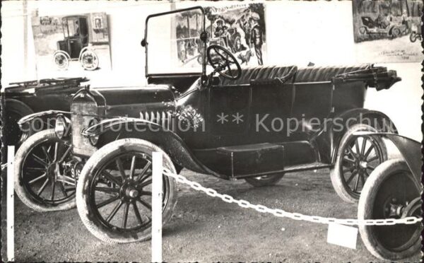 Autos Oldtimer Ford Toul Centre d_Instrution