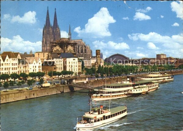 Dampfer Seitenrad Köln am Rhein Dom Rheinufer