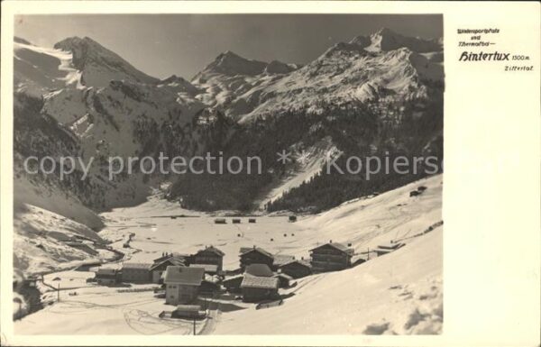 Hintertux Zillertal Gesamtansicht Wintersportplatz mit Alpe