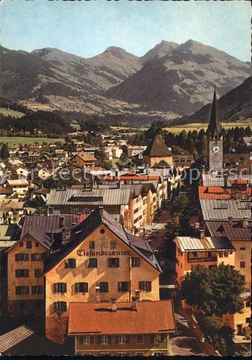 Kitzbuehel Tirol Blick von Pfarrkirche gegen Süden Alpen