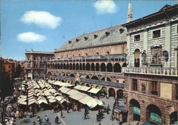 Padova Piazza delle Elbe e mercatino Marktplat