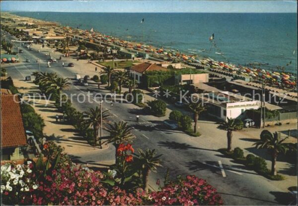 Marina di Massa Strand Seepromenade