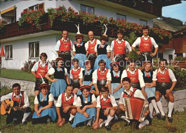 Trachten Tirol Trachtengruppe Jenbach Gitarre Akkordeo