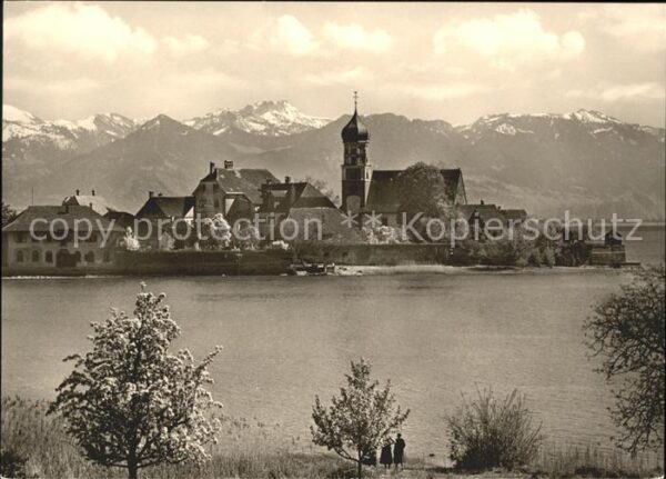 Wasserburg Bodensee Ortsansicht mit Kirche und Alpen Panora