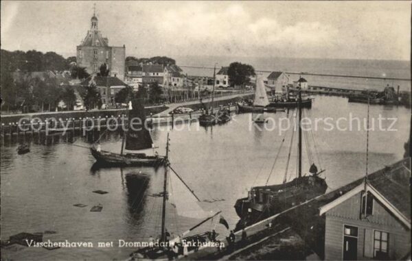 Enkhuizen Visschershaven met Drommedaris Fischerh