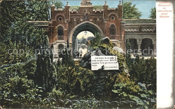 Naarden Comenius Monument en Utrechtsche poort
