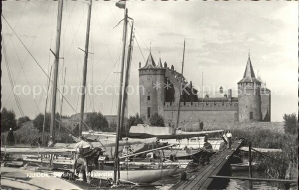 Muiden Gezicht op Muiderslot Segelboot Schloss