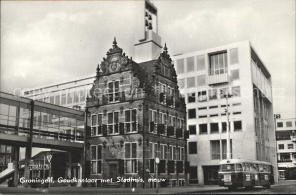 Groningen Goudkantoor met Stadhuis Rathaus