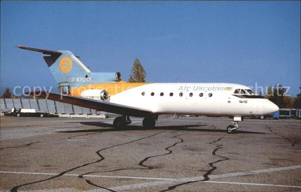 Flugzeuge Zivil Yakovlev 40 UR-87547 cn 9531242 Air Ukr