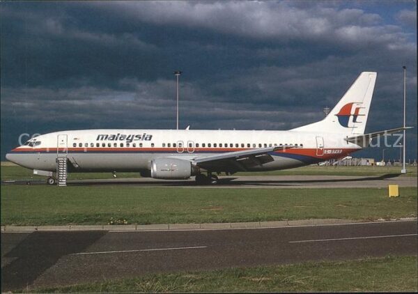 Flugzeuge Zivil Malaysia Airlines Boeing B.737-4S3 G-BP