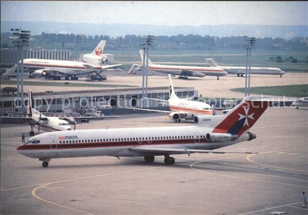 Flugzeuge Zivil Air Malta Boeing 727-247 N2818W