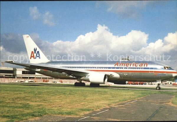 Flugzeuge Zivil American Airlines Boeing 767-223 ER N32