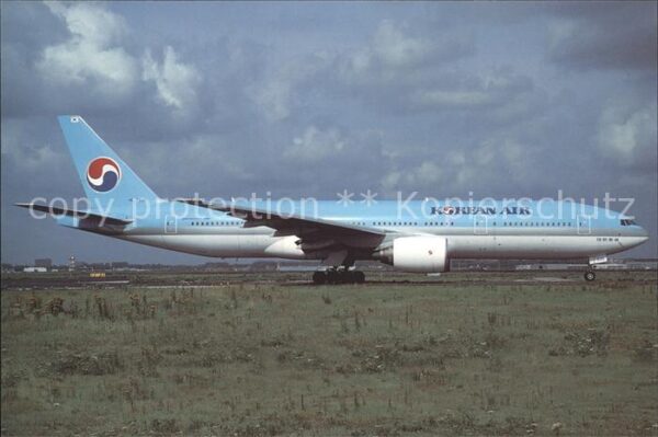 Flugzeuge Zivil Korean Air Boeing 777-2B5 HL7530