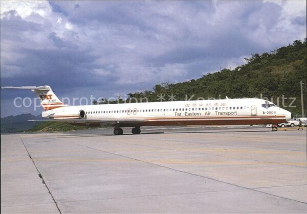 Flugzeuge Zivil FAT Mc Donnell Douglas MD-82 B-28011 c/