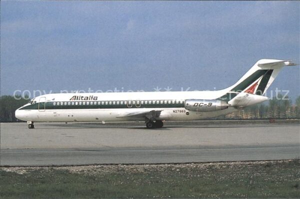 Flugzeuge Zivil Douglas DC 9-32 Alitalia N2786S