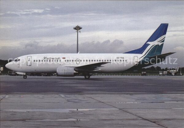 Flugzeuge Zivil Tradewinds Boeing 737-3Y0 9V-TRA c/n 24