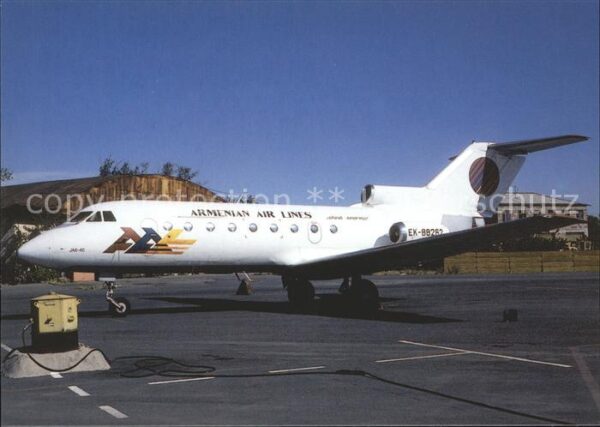 Flugzeuge Zivil Armenian Air Lines Yak-40K EK-88262 c/n