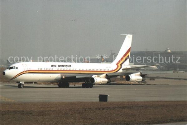 Flugzeuge Zivil Air Afrique B-707-379 C 5X-JEF C/N 1982