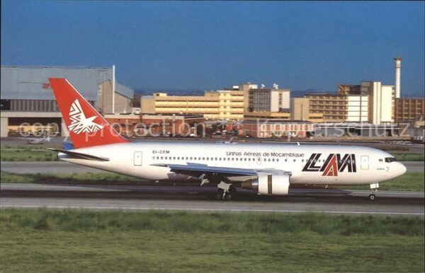 Flugzeuge Zivil Linhas Aereas de Mocambique Boeing 767-