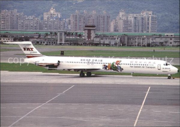 Flugzeuge Zivil Far Eastern Air Transport MD-82 B-28005