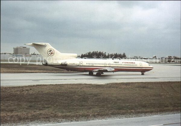 Flugzeuge Zivil Air Panama Royal Jordanian 727-200 JY A