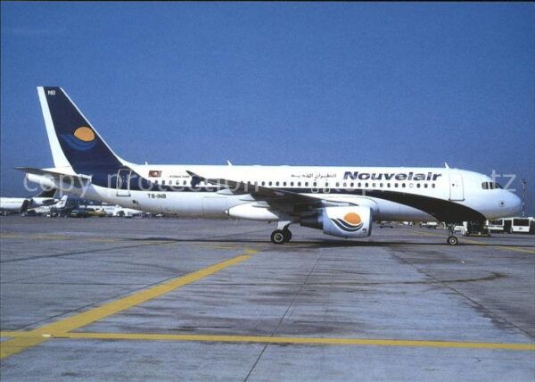 Flugzeuge Zivil Nouvelair A320 TS-INB