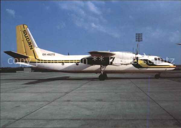 Flugzeuge Zivil Sudan Airways Anotonov AN-24B  EK-49275