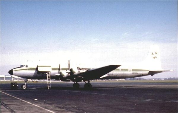 Flugzeuge Zivil Shamrock Airlines Douglas DC-6