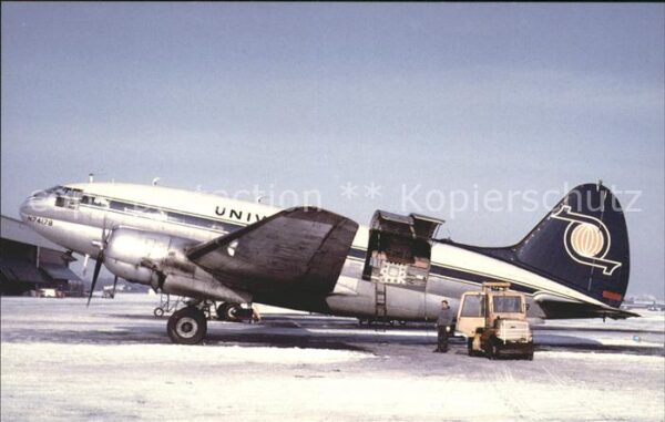 Flugzeuge Zivil Universal Airlines Curtiss C-46 Command