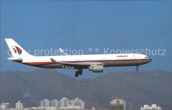 Flugzeuge Zivil Airbus Industrie A330-322 9M-MKG cn 107
