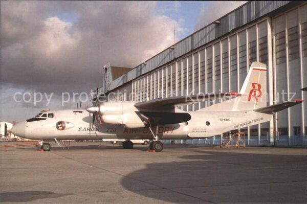Flugzeuge Zivil Air Batory AN 26 SP-KWC cn 1602 Isf Pol