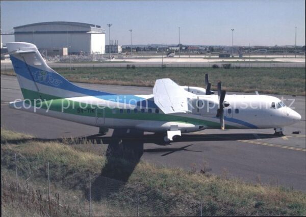 Flugzeuge Zivil Tiko Airlines ATR-42-320 5R-TIK c/n 221