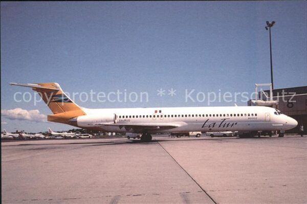 Flugzeuge Zivil La Tur Airlines McDonnell Douglas MD 87