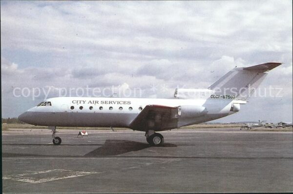 Flugzeuge Zivil City Air Services Yakovlev 40 CCCP-8750
