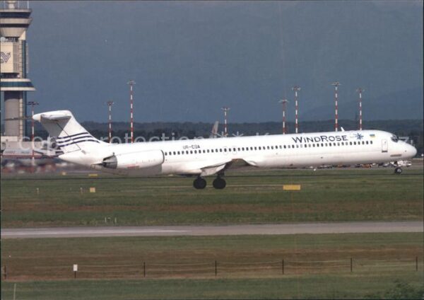 Flugzeuge Zivil Windrose Air MD-82 UR-CDA c/n 49278