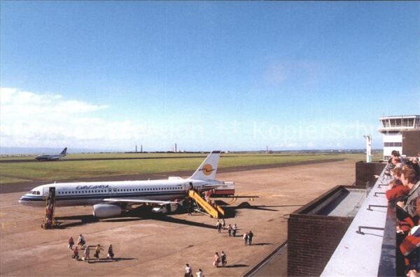 Flugzeuge Zivil Cardiff Wales Airport A320 5B-DBB Euro