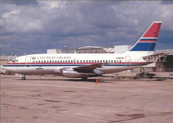 Flugzeuge Zivil East West Airlines Boeing B737-2S3 N368